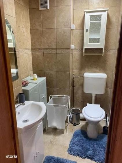 Apartament cu 4 camere semidecomandat în Văcăresti