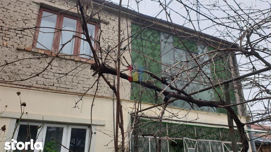 Casă cu 6 camere cu Teren 242 Mp în Central