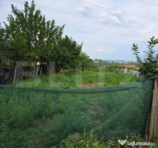 Teren de 500 mp, în Micești