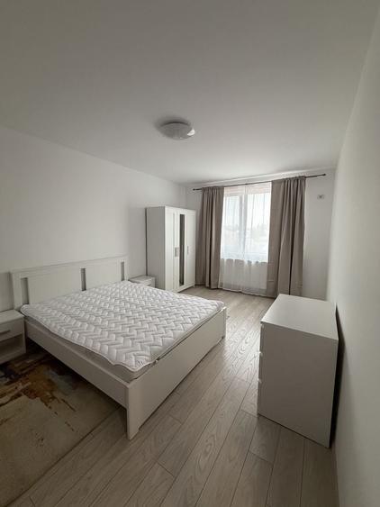 Apartament cu 3 camere decomandat în Apărătorii Patriei