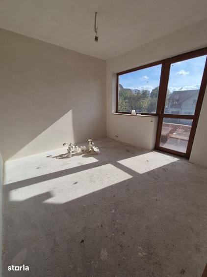 Casă cu 4 camere cu Teren 404 Mp în Central