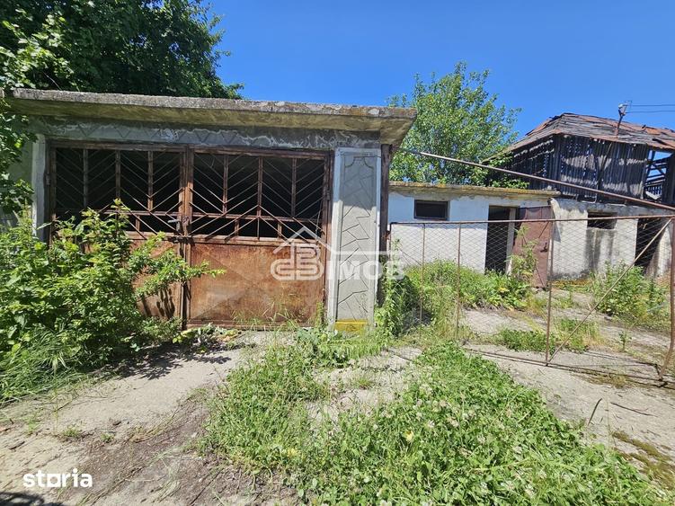 Casă cu 4 camere cu Teren 995 Mp în Ulmi