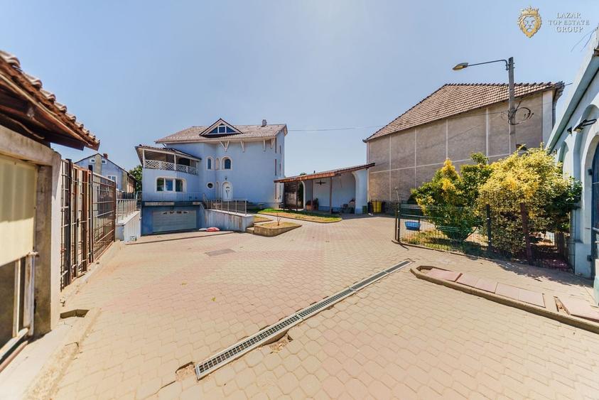 Casă cu 7 camere cu Piscina în Pârneava