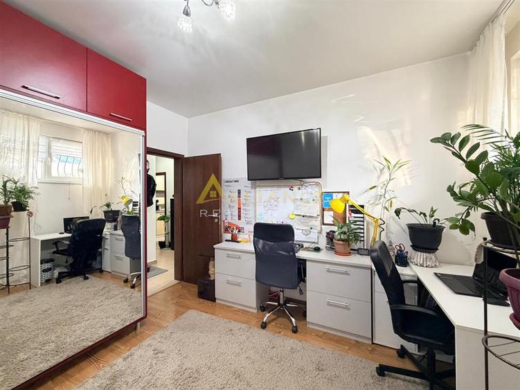 Apartament cu 3 camere decomandat în Apărătorii Patriei