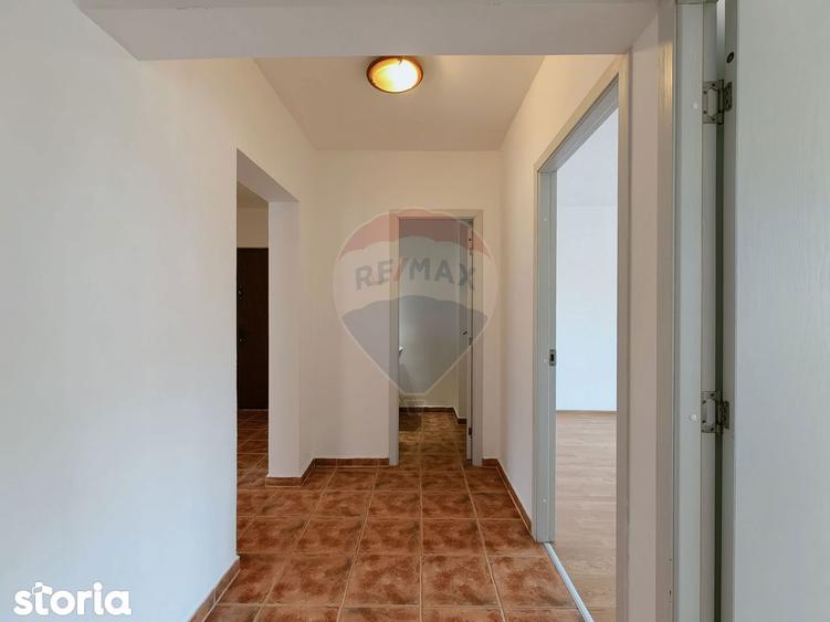 Apartament cu 3 camere, mobilat în Astra