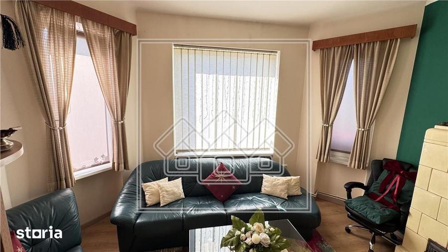 Apartament cu 4 camere decomandat în Sub Arini