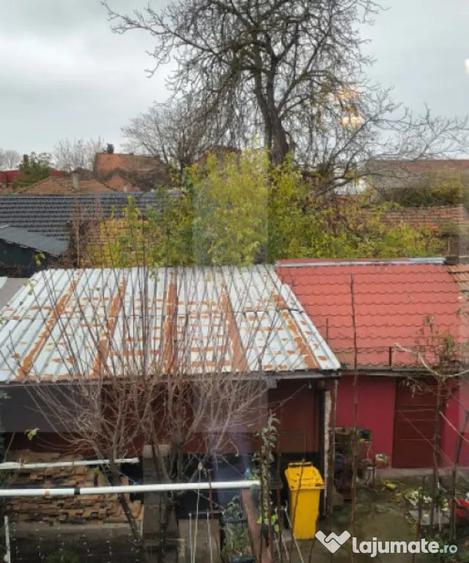 Casă cu 6 camere cu Teren 400 Mp în Central