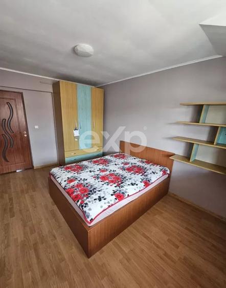 Apartament cu 3 camere semidecomandat, mobilat în Florești