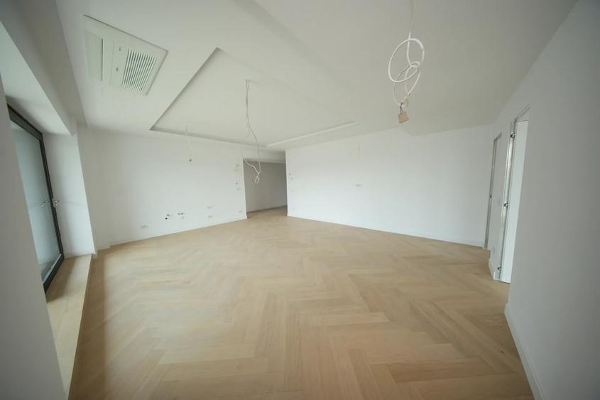 Apartament cu 4 camere decomandat în Unirii