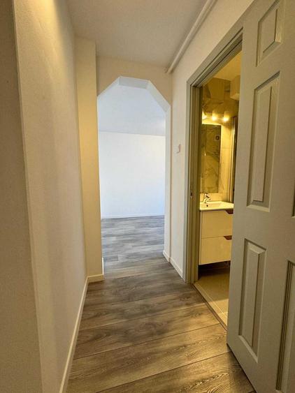 Apartament cu 2 camere semidecomandat în Dacia