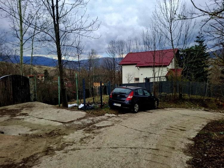 Teren de 873 mp, în Central
