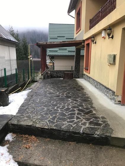 Casă cu 4 camere cu Teren 200 Mp în Central