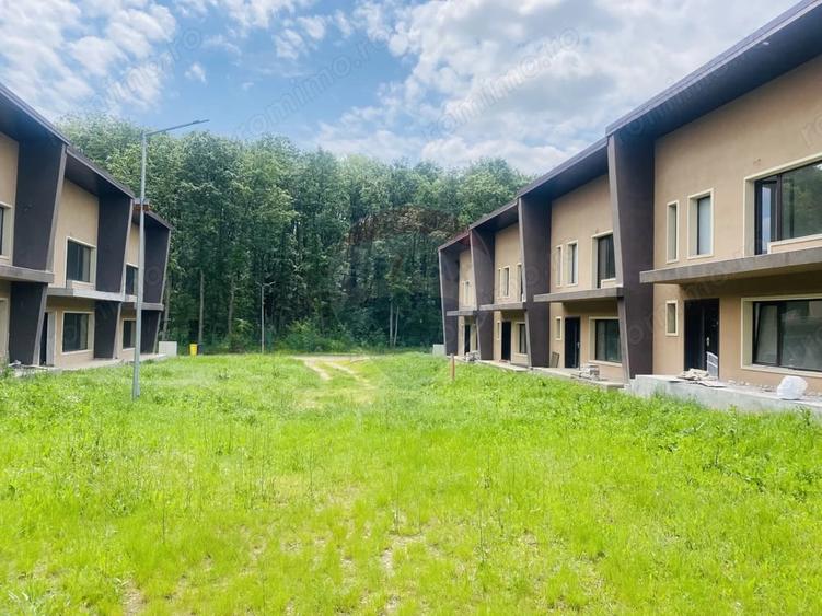 Casă cu 4 camere cu Teren 286 Mp în Ghermănești