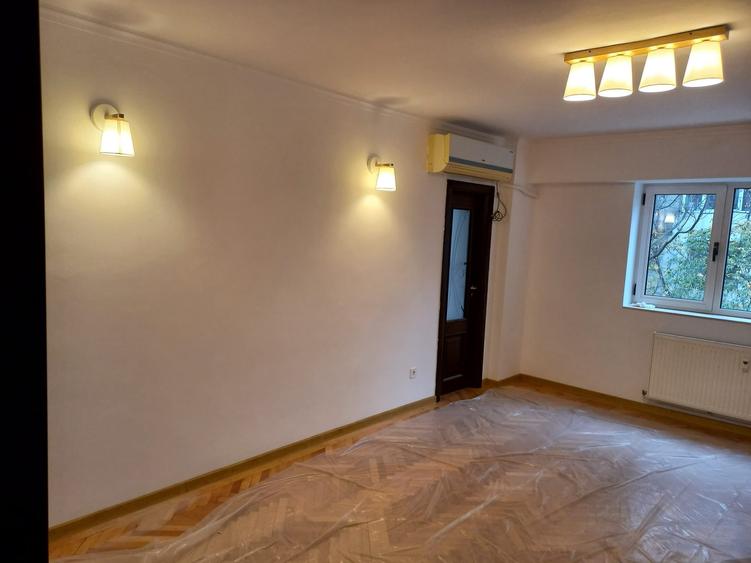 Apartament cu 3 camere decomandat în Nerva Traian
