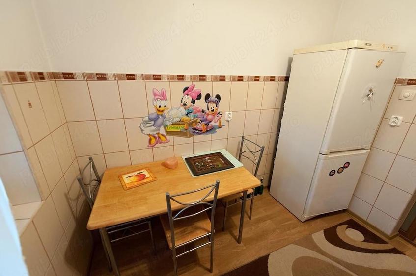 Apartament cu 3 camere decomandat în Canta