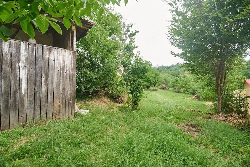 Teren de 2240 mp, în Moșoaia
