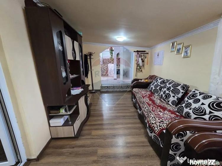 Casă cu 3 camere cu Teren 1000 Mp în Bătinești