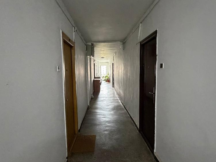 Garsonieră decomandată în Titan