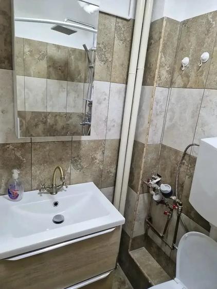 Garsonieră decomandată în Confecții