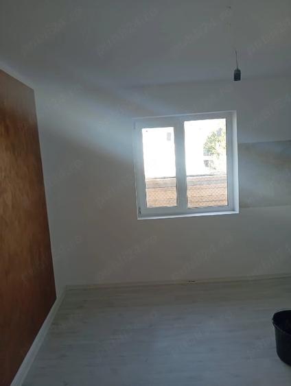 Casă cu Teren 385 Mp în Pecineaga