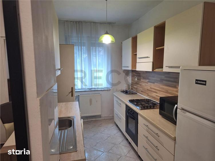 Apartament cu 3 camere decomandat în Central