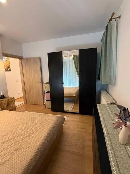 Apartament cu 2 camere semidecomandat, mobilat în Apărătorii Patriei