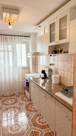 Apartament cu 3 camere decomandat în Micro 19