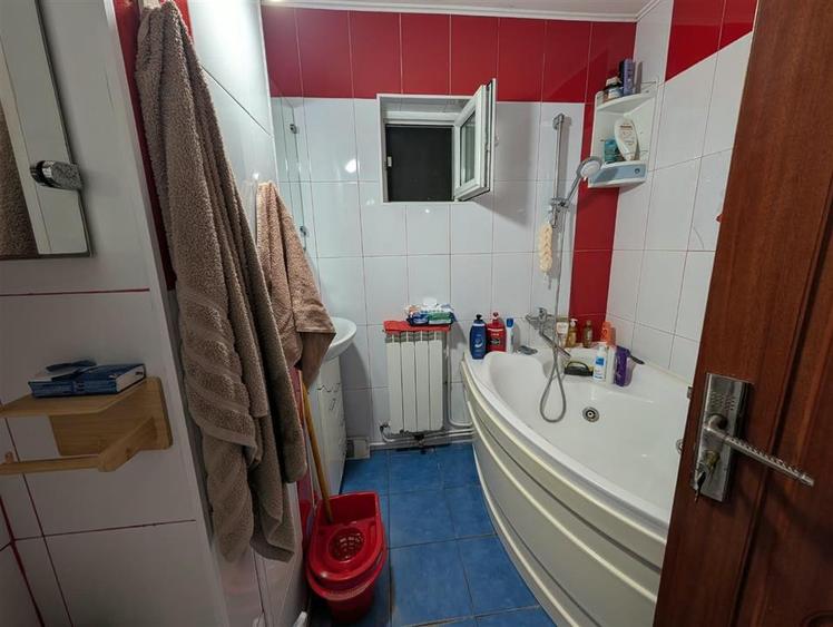 Apartament cu 2 camere decomandat în Metalurgie