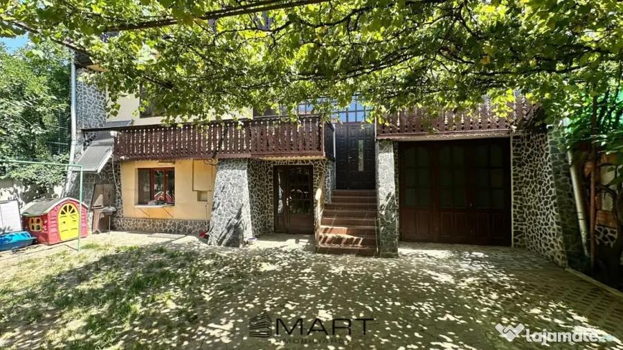 Casă cu 10 camere cu Teren 500 Mp în Calea Poplăcii