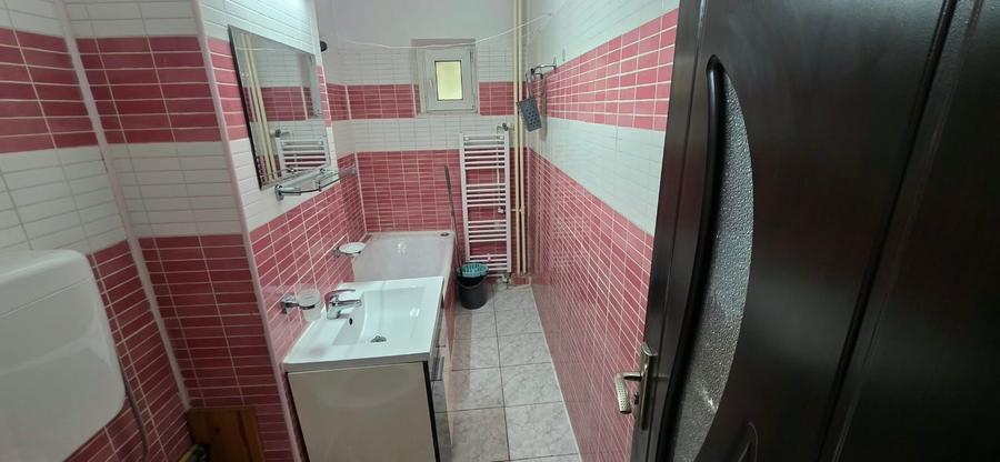 Garsonieră decomandată în 13 Septembrie