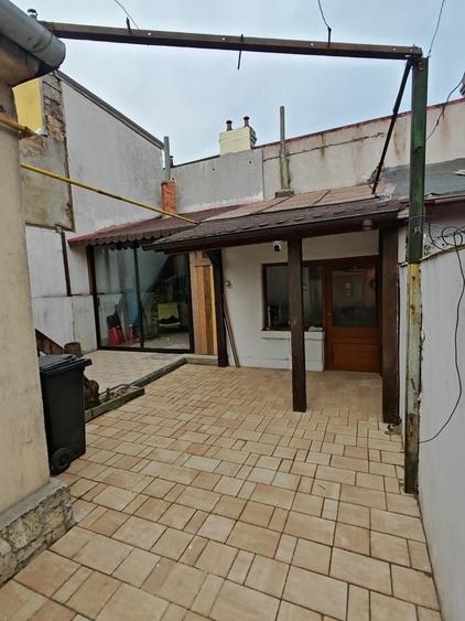 Casă cu 3 camere cu Teren 100 Mp în Exterior Vest