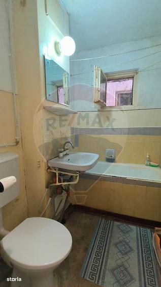 Apartament cu 3 camere decomandat în Micro 17