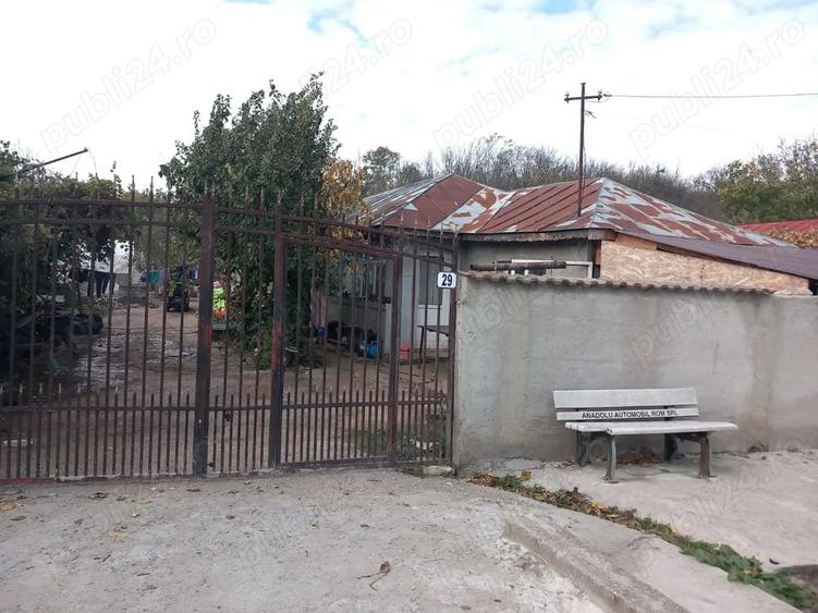 Casă cu 3 camere cu Teren 4700 Mp în Varlaam