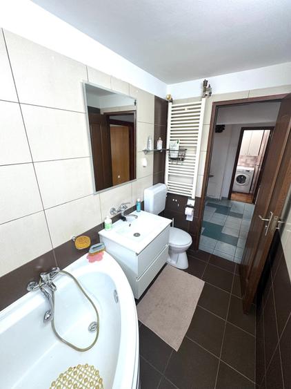 Apartament cu 3 camere decomandat în 13 Septembrie