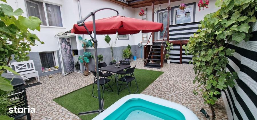 Casă cu 6 camere cu Teren 216 Mp în Muncitoresc