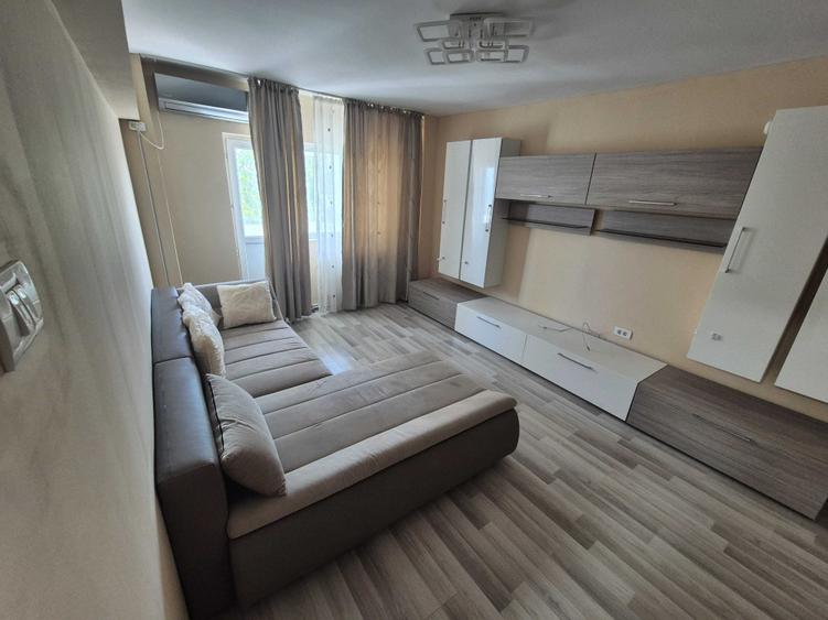 Apartament cu 2 camere decomandat în Sud