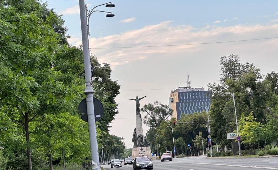 Birou, de 625 mp, în Aviatorilor