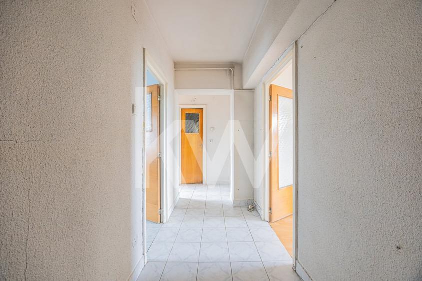 Apartament cu 3 camere decomandat în Noua