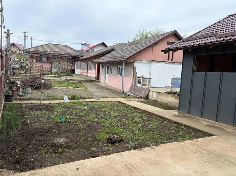 Casă cu 4 camere în Cocoșești