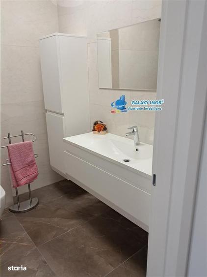 Apartament cu 3 camere decomandat, mobilat în Craiovei