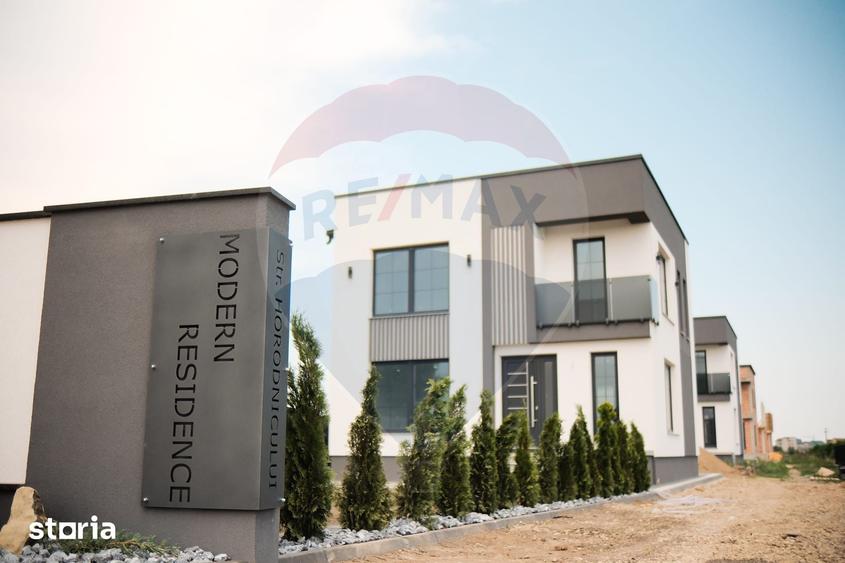 Casă cu 4 camere cu Teren 240 Mp în Central