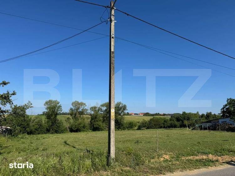 Teren de 2877 mp, în Lăzăreni