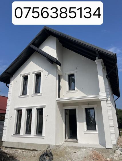 Casă cu 4 camere în Calea Romanului