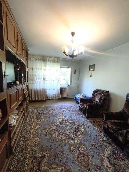 Apartament cu 3 camere decomandat în Rahova