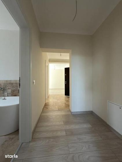 Apartament cu 3 camere decomandat în Girocului