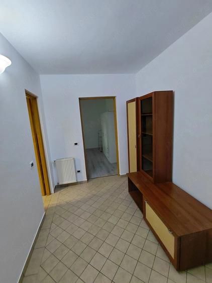 Garsonieră decomandată în Astra