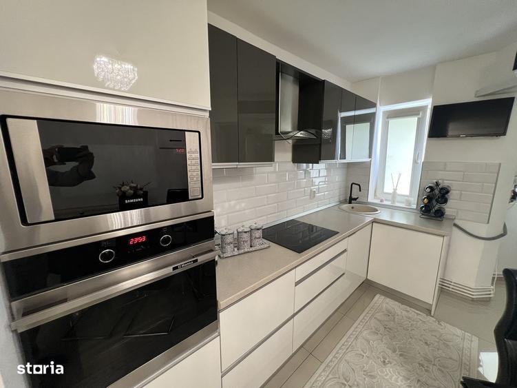 Apartament cu 3 camere în Micro 16
