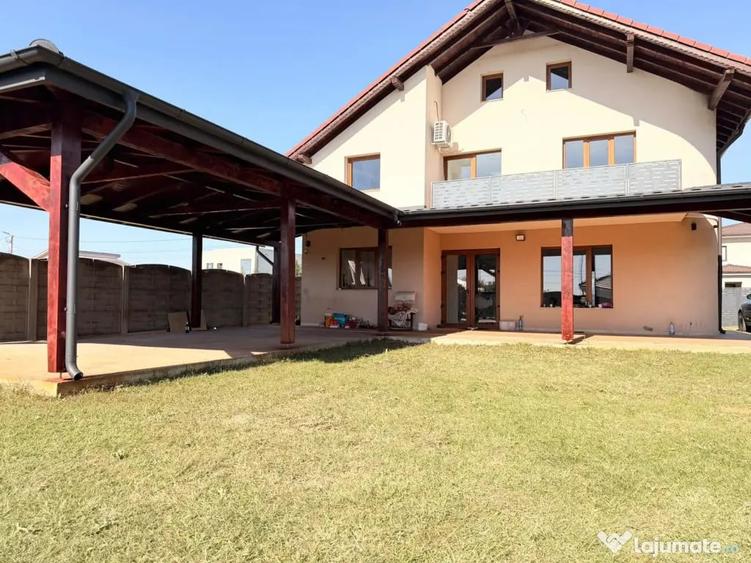 Casă cu 5 camere cu Teren 680 Mp în Moșnița Nouă