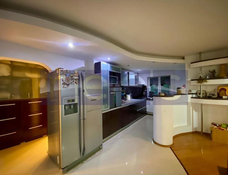 DE VANZARE APARTAMENT 3 CAMERE RENOVAT, 2 BAI | DRUMUL SARII - 1