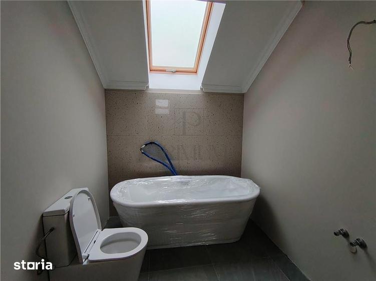 Casă cu 6 camere cu Teren 360 Mp în Ronaț
